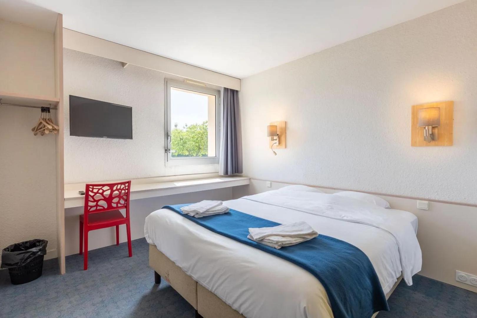 La Petite Hotel *